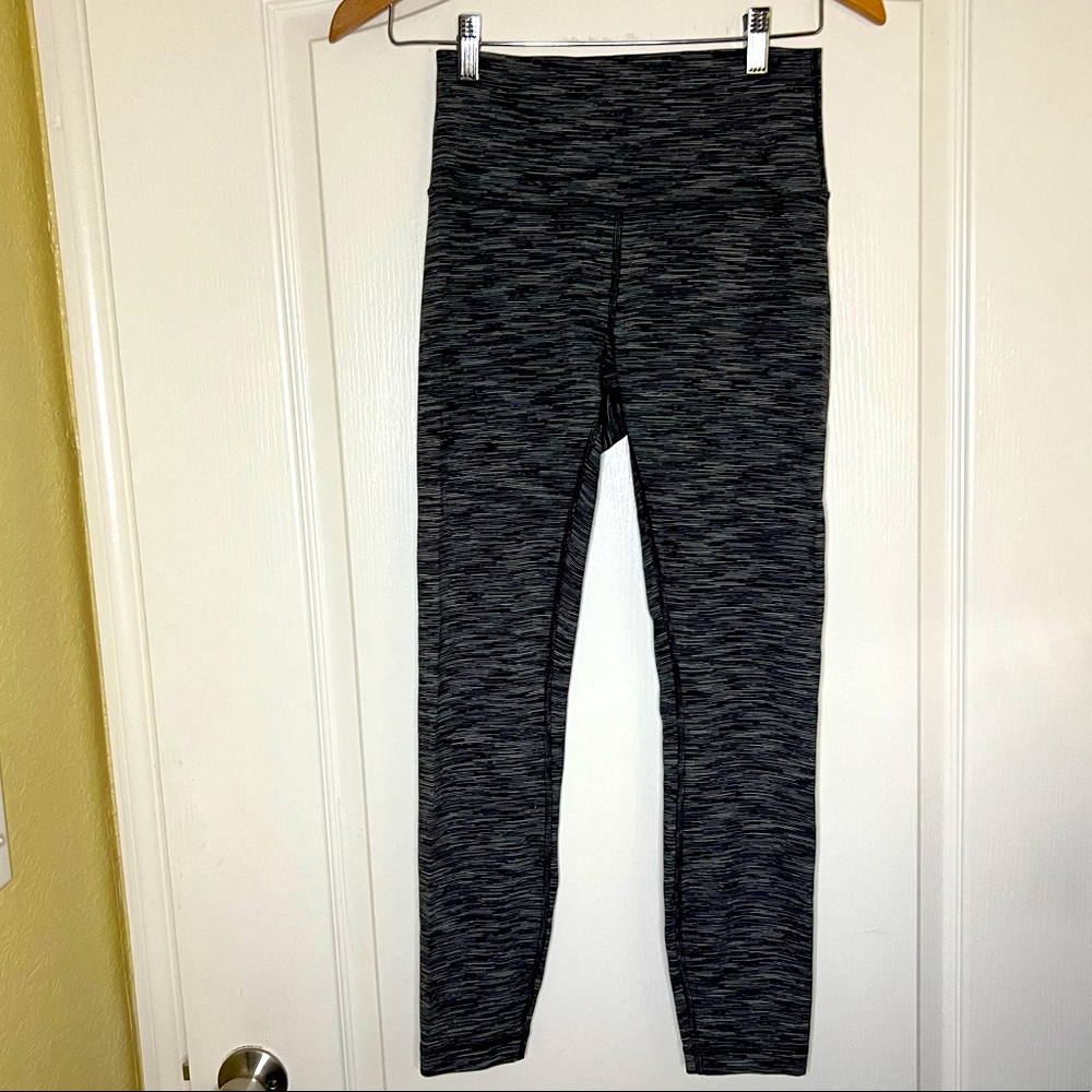 Lululemon leggings size 6